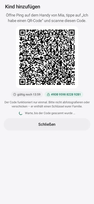 Kind hinzufügen: Das Eltern-Handy zeigt einen QR-Code für Mias Handy, darunter die Sicherheitsnummer